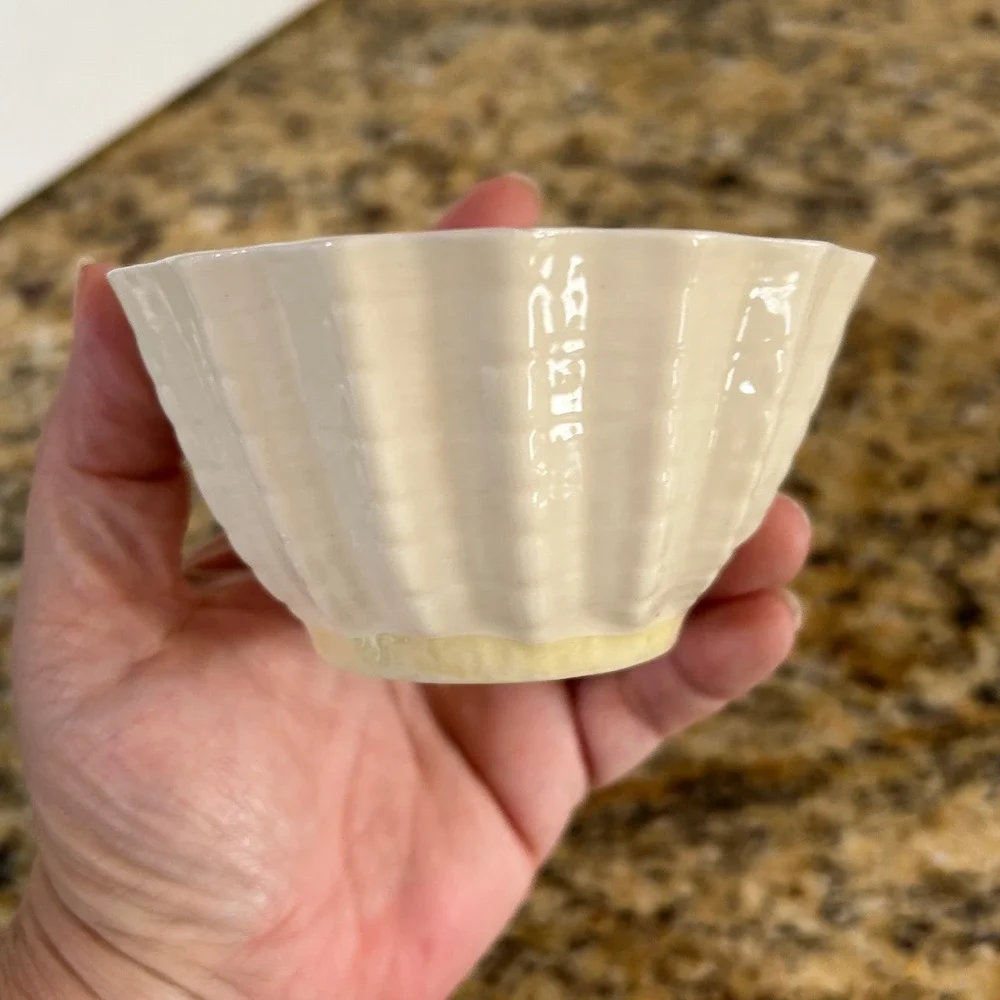 Belleek Ireland Neptune Shell Nut Bowl Ivory Gold Mark Vintage Irish Porcelain